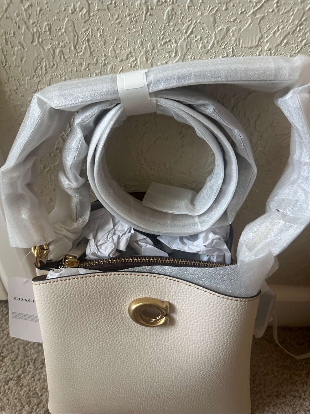 NWT Willow Bucket Bag in the color Chalk! - Picture 4 of 9